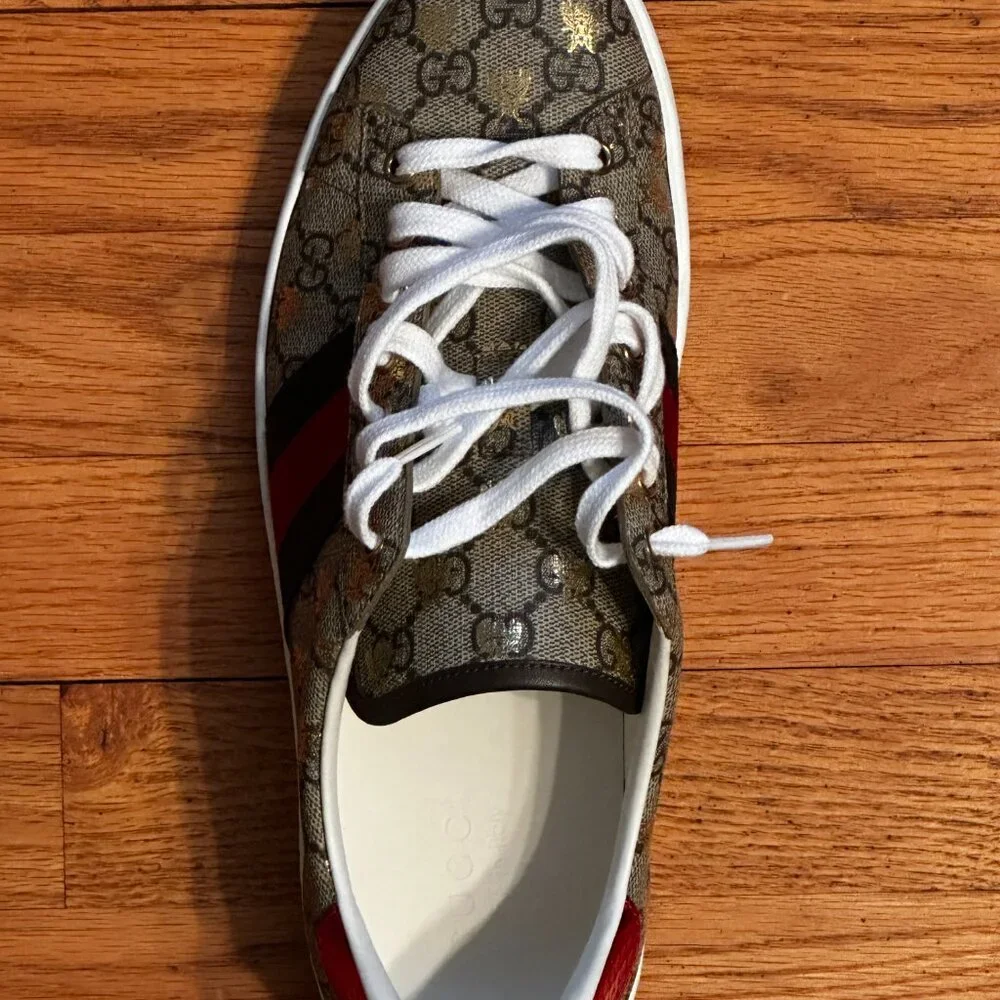 Gucci Supreme Sneakers with Bees - Picture 4 of 16